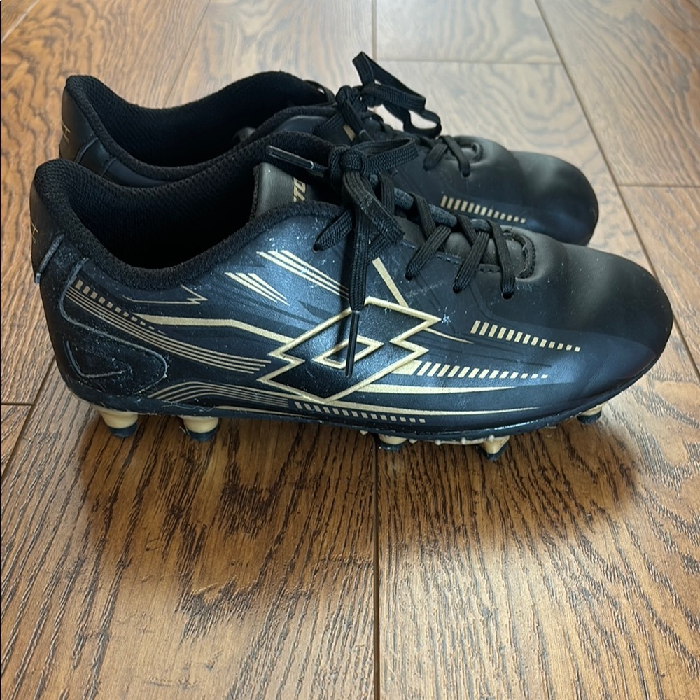 Soccer cleats - size 2 kids